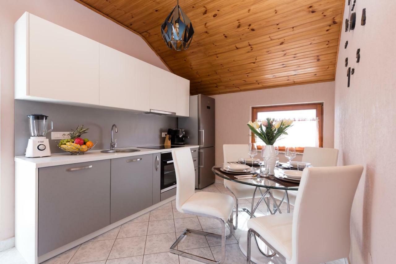 Lola Apartment Veprinac 外观 照片