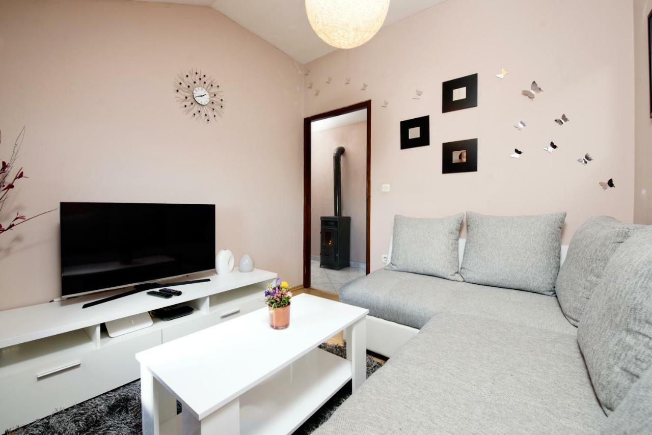 Lola Apartment Veprinac 外观 照片