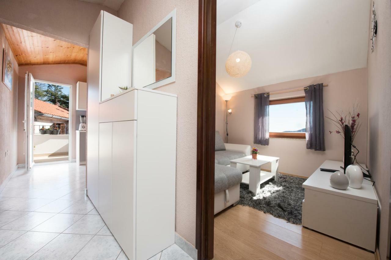 Lola Apartment Veprinac 外观 照片
