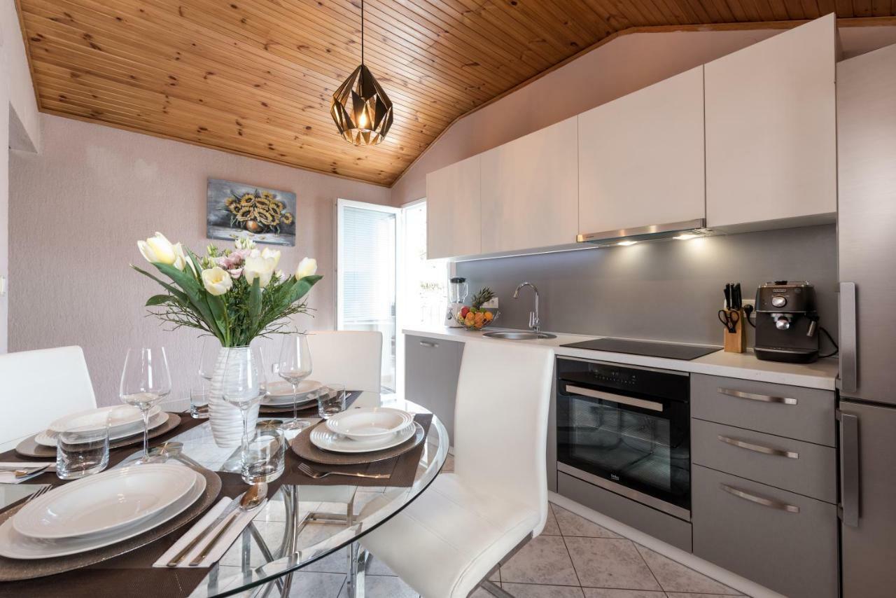 Lola Apartment Veprinac 外观 照片