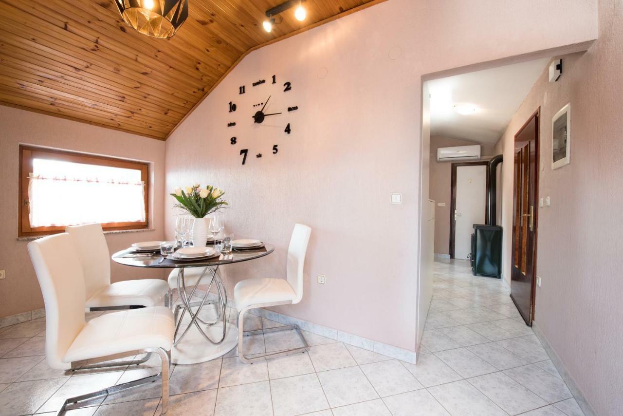 Lola Apartment Veprinac 外观 照片